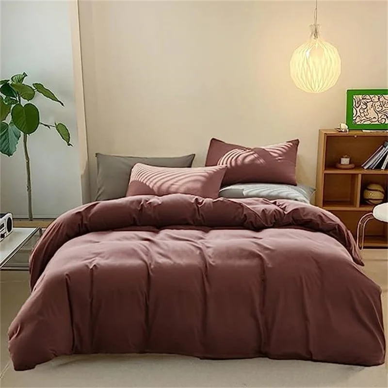Duck down comforters with a softer feel and good warmth retentionFull - size comforters suitable for full - sized beds in guest rooms or small bedroomsBedding Comforter