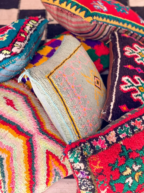 Silk Pillows for Smooth Skin and HairRound Pillows for Boho-Style InteriorsKalaat M'Gouna's Energetic Vintage Pillow