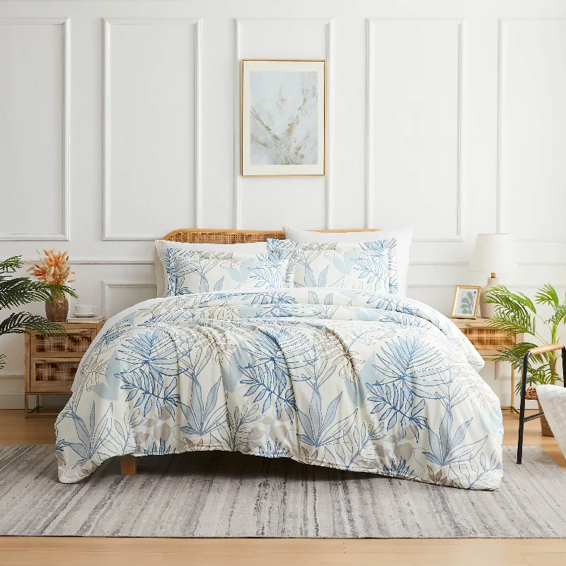Silk - filled comforters for a luxurious and smooth touchTropic Leaf Comforter Set