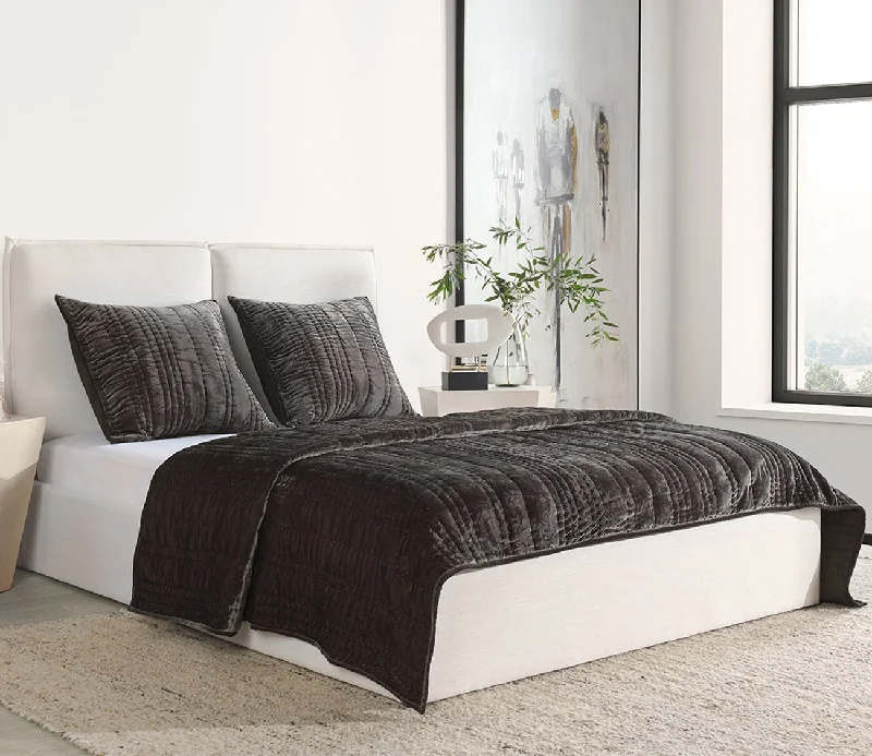Feather Pillows for a Luxurious SleepVilla by Classic Home Seville Velvet Quilt Set Feather Pillows for a Luxurious SleepVilla by Classic Home Seville Velvet Quilt Set