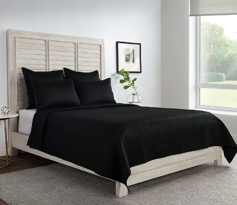 Pregnancy Pillows for Expectant MothersVilla by Classic Home Diamond Onyx Sateen Quilt Pregnancy Pillows for Expectant MothersVilla by Classic Home Diamond Onyx Sateen Quilt