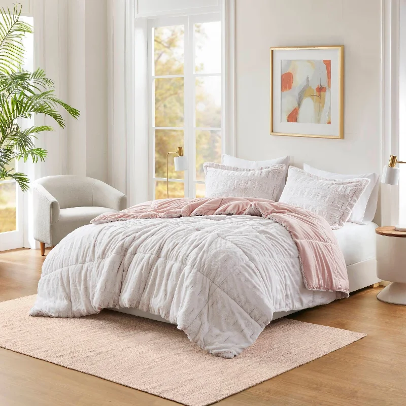 Full - size comforters suitable for full - sized beds in guest rooms or small bedroomsMadison Park Margot Back Print Long Fur Comforter Set