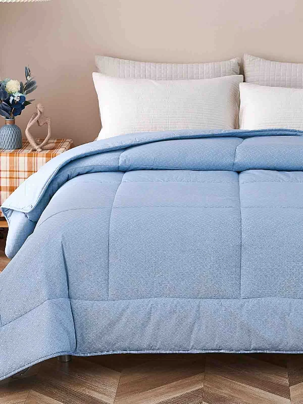 Latex - filled comforters with a bouncy texture and good supportGamma Bluish Blue Pattern Cotton All Season Comforter Latex - filled comforters with a bouncy texture and good supportGamma Bluish Blue Pattern Cotton All Season Comforter