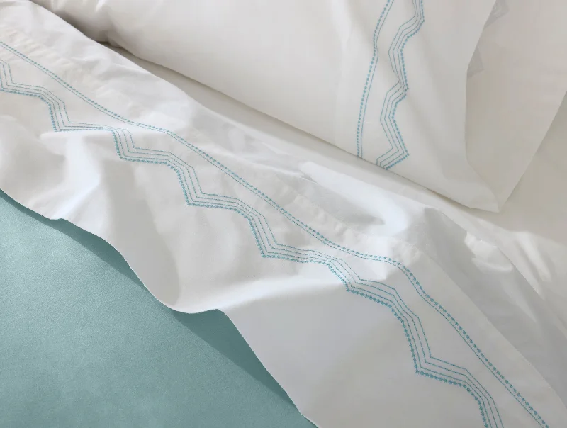 Alpine White w/Pacific Blue