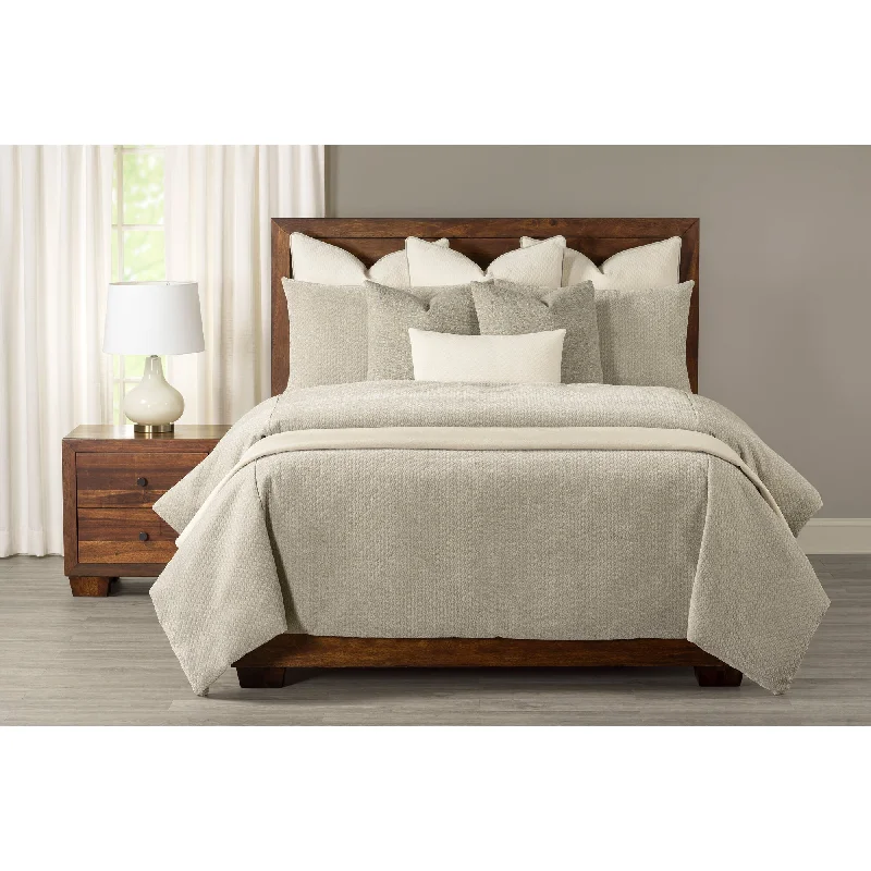 Duck down comforters with a softer feel and good warmth retentionDragon 11 Piece Supreme Set Duck down comforters with a softer feel and good warmth retentionDragon 11 Piece Supreme Set