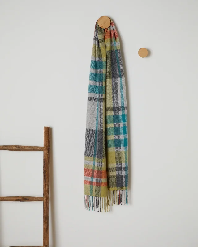 Acrylic blankets for a soft and affordable alternativeLinen blankets with a rustic and textured lookFoxford Bright Weft Lambswool Scarf Acrylic blankets for a soft and affordable alternativeLinen blankets with a rustic and textured lookFoxford Bright Weft Lambswool Scarf