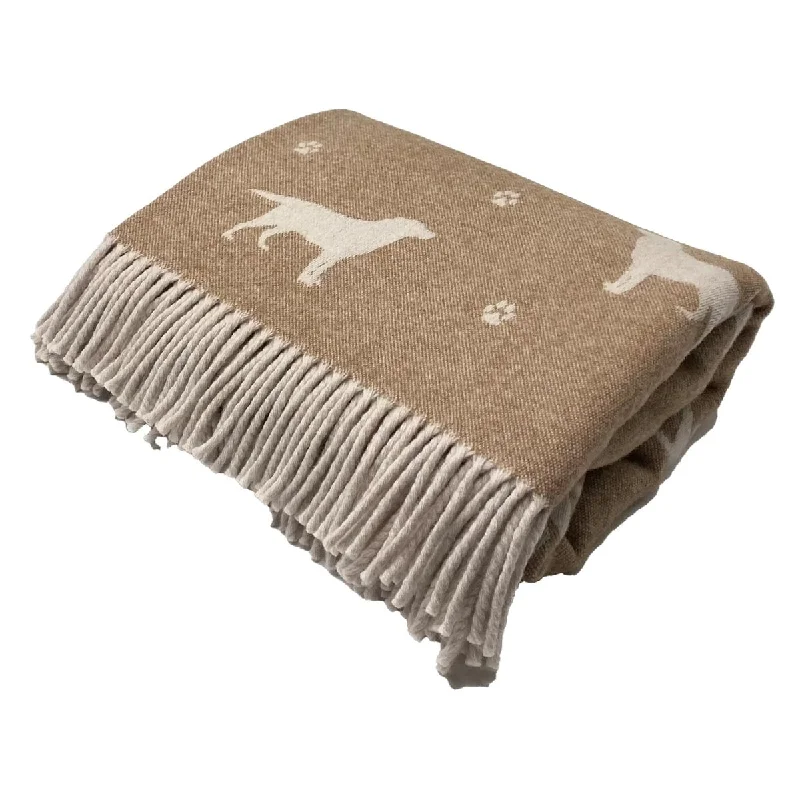 Alpaca wool blankets for a hypoallergenic and warm optionAcrylic blankets for a soft and affordable alternativeBrown Labrador