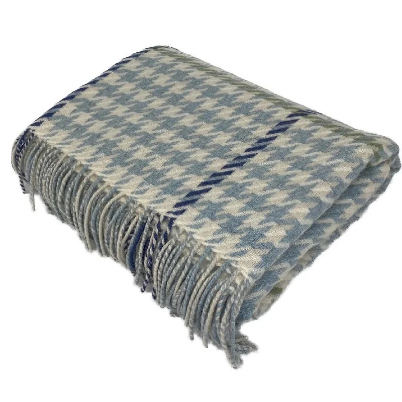Wool blankets with natural warmth and insulationKing - size blankets to cover large beds comfortablyCarroglen Opal Wool blankets with natural warmth and insulationKing - size blankets to cover large beds comfortablyCarroglen Opal