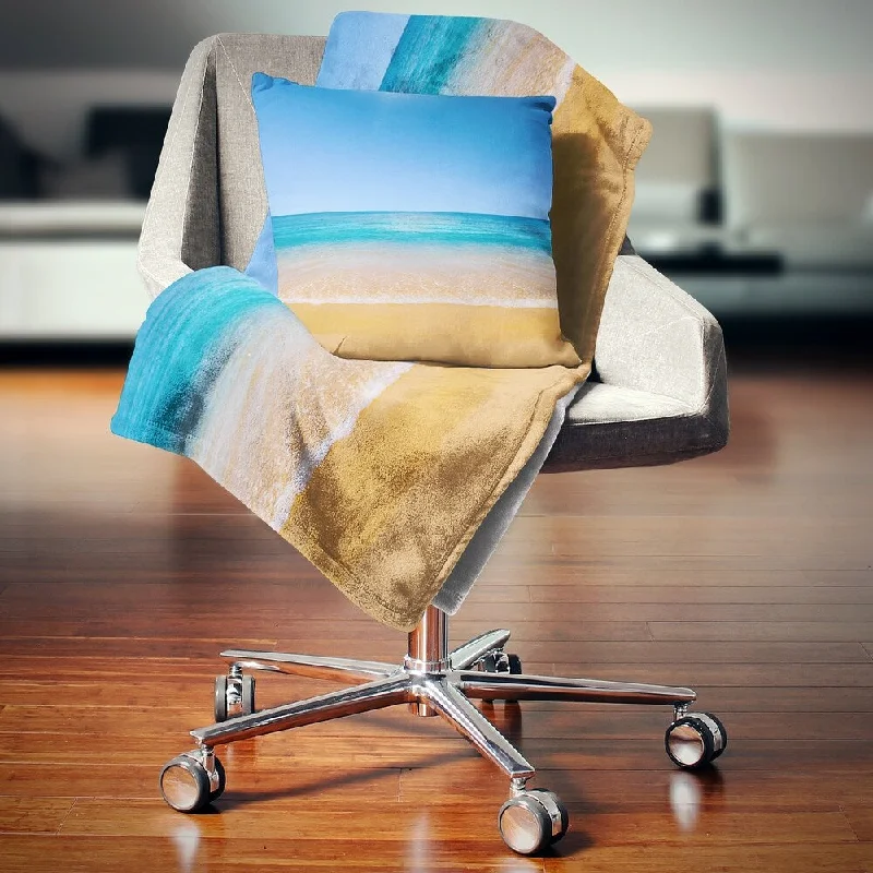 Cashmere blankets for ultimate softness and luxurySilk blankets with a smooth and elegant touchDesignart 'Dark View of Tropical Beach' Seashore Photo Throw Blanket Cashmere blankets for ultimate softness and luxurySilk blankets with a smooth and elegant touchDesignart 'Dark View of Tropical Beach' Seashore Photo Throw Blanket