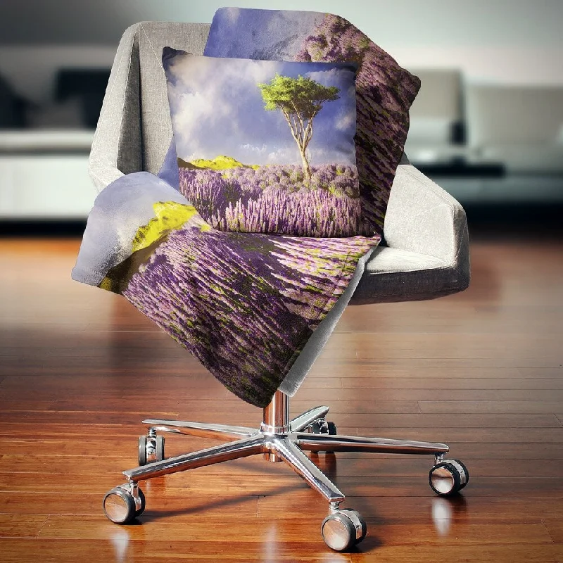 Microfiber blankets that are durable and easy to care forQueen - size blankets for standard - sized bedsDesignart 'Green Tree in Lavender Field' Modern Landscape Fleece Throw Blanket Microfiber blankets that are durable and easy to care forQueen - size blankets for standard - sized bedsDesignart 'Green Tree in Lavender Field' Modern Landscape Fleece Throw Blanket
