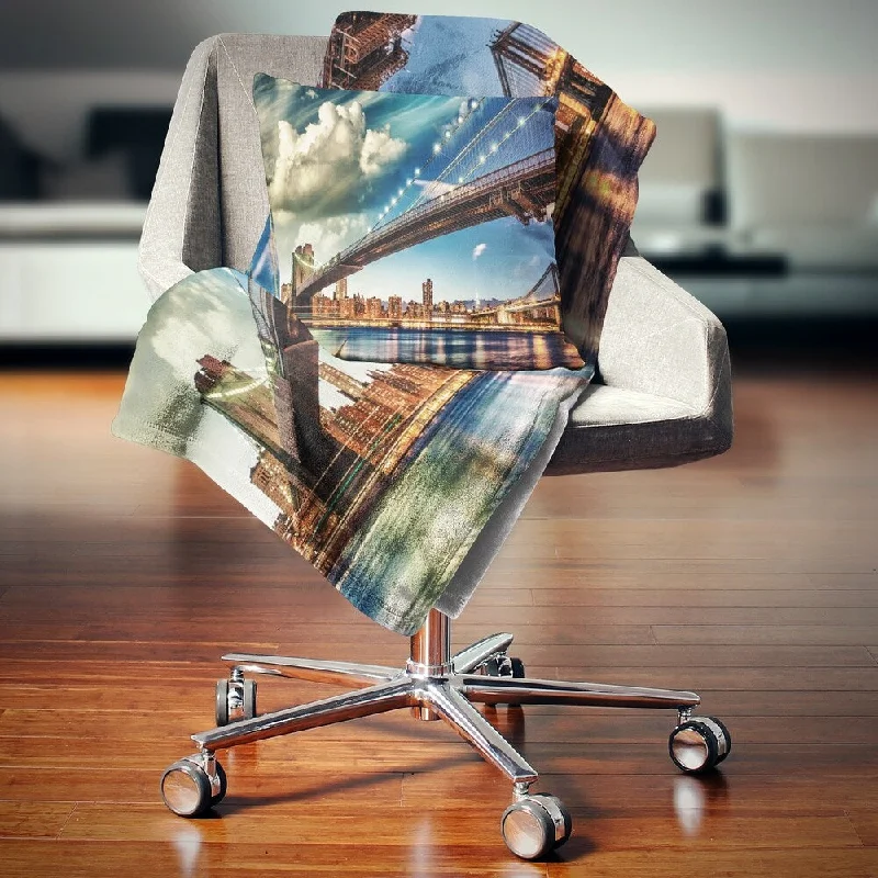 Linen blankets with a rustic and textured lookQueen - size blankets for standard - sized bedsDesignart 'Manhattan Skyline at Summer' Cityscape Photo Throw Blanket Linen blankets with a rustic and textured lookQueen - size blankets for standard - sized bedsDesignart 'Manhattan Skyline at Summer' Cityscape Photo Throw Blanket
