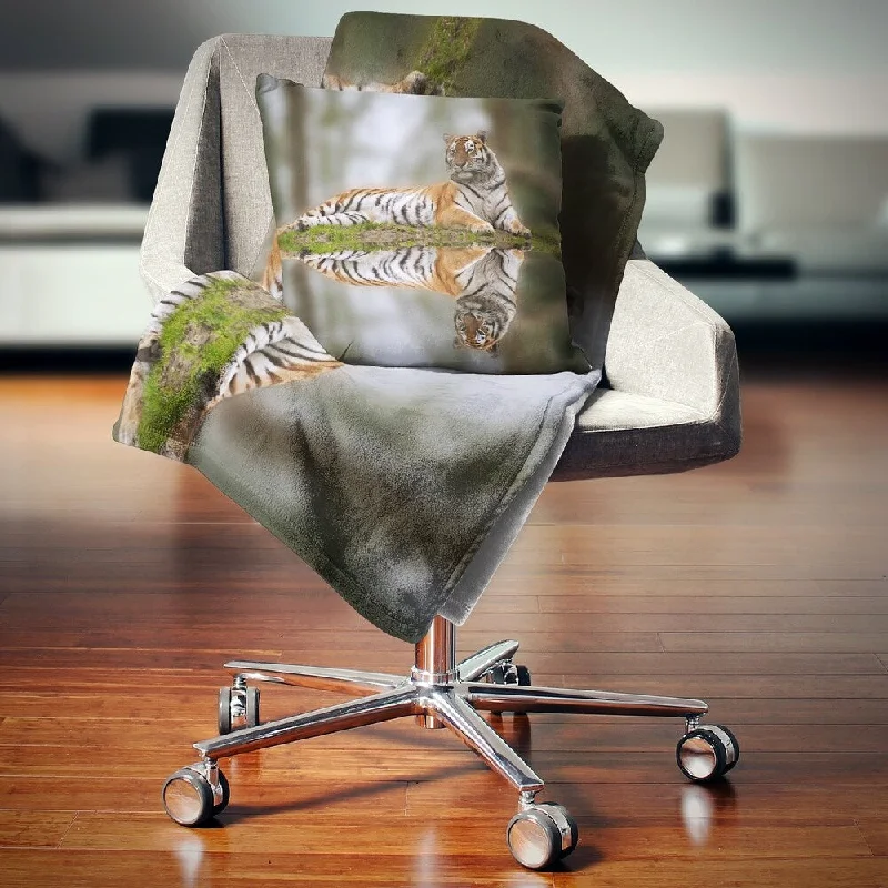 Bamboo fiber blankets with natural antibacterial propertiesLinen blankets with a rustic and textured lookDesignart 'Tiger Reflecting in Water' Animal Throw Blanket Bamboo fiber blankets with natural antibacterial propertiesLinen blankets with a rustic and textured lookDesignart 'Tiger Reflecting in Water' Animal Throw Blanket