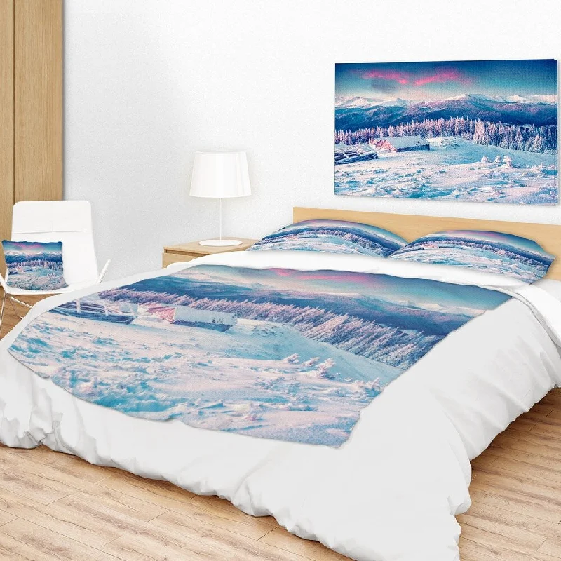 Bamboo fiber blankets with natural antibacterial propertiesQueen - size blankets for standard - sized bedsDesignart 'Winter Morning in Carpathian' Landscape Photography Throw Blanket Bamboo fiber blankets with natural antibacterial propertiesQueen - size blankets for standard - sized bedsDesignart 'Winter Morning in Carpathian' Landscape Photography Throw Blanket