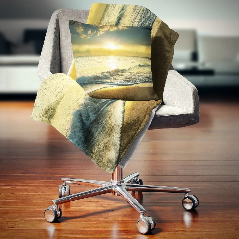 Queen - size blankets for standard - sized bedsRecycled polyester blankets for an eco - conscious optionDesignart 'Yellow Sunlight over Crystal Waters' Seascape Throw Blanket Queen - size blankets for standard - sized bedsRecycled polyester blankets for an eco - conscious optionDesignart 'Yellow Sunlight over Crystal Waters' Seascape Throw Blanket