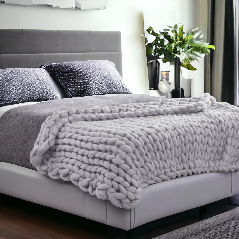 Recycled polyester blankets for an eco - conscious optionFleece blankets for a cozy and plush textureHomeRoots Light Grey Boho Chunky Knit Throw Blanket