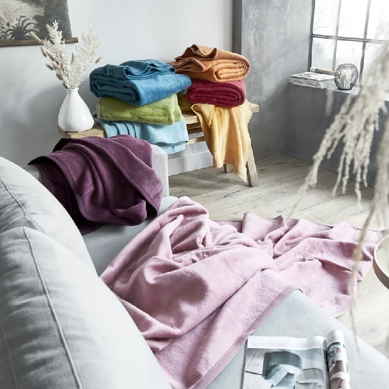 Synthetic fiber blend blankets for a budget - friendly choiceFleece blankets for a cozy and plush textureIBENA Solid Plush Throw in 16 Colors Synthetic fiber blend blankets for a budget - friendly choiceFleece blankets for a cozy and plush textureIBENA Solid Plush Throw in 16 Colors
