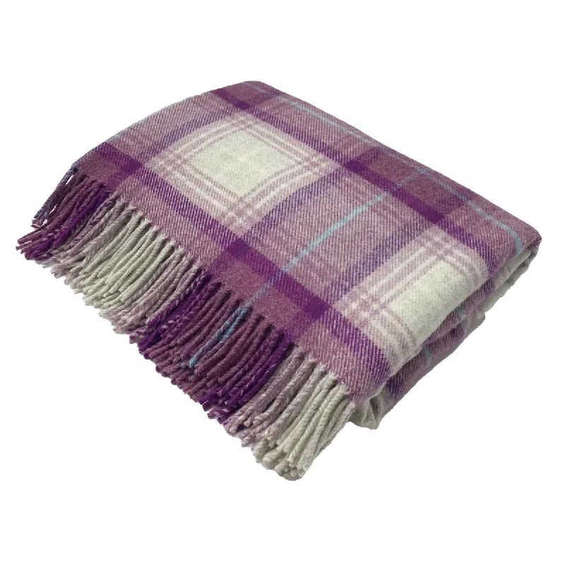 Recycled polyester blankets for an eco - conscious optionChenille blankets with a thick and fuzzy textureLindores Grape Recycled polyester blankets for an eco - conscious optionChenille blankets with a thick and fuzzy textureLindores Grape