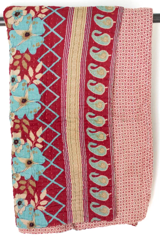 Silk blankets with a smooth and elegant touchLinen blankets with a rustic and textured lookLiving Kantha Throw Silk blankets with a smooth and elegant touchLinen blankets with a rustic and textured lookLiving Kantha Throw