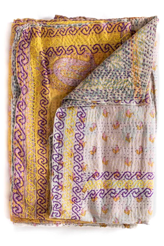 Linen blankets with a rustic and textured lookCashmere blankets for ultimate softness and luxuryMasterpiece No. 67 Kantha Quilt Linen blankets with a rustic and textured lookCashmere blankets for ultimate softness and luxuryMasterpiece No. 67 Kantha Quilt