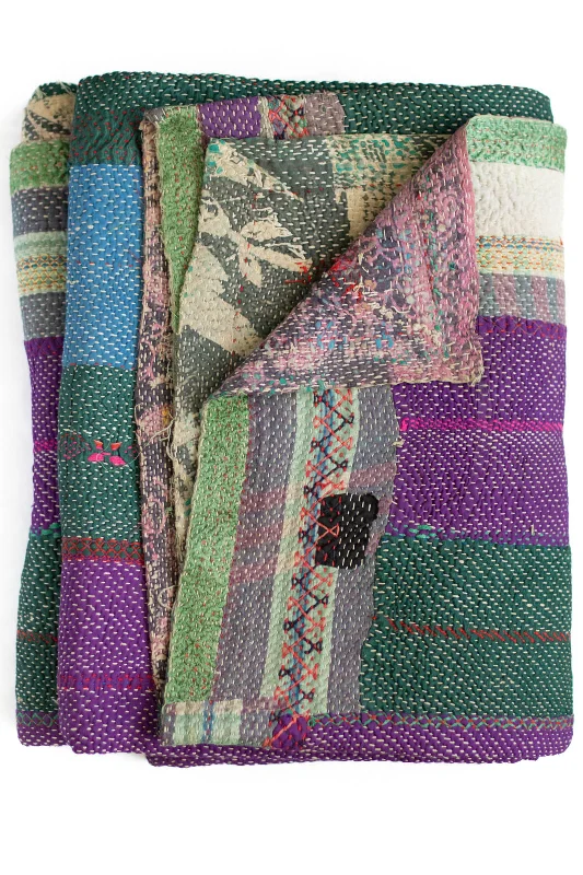 Queen - size blankets for standard - sized bedsMohair blankets with a unique sheen and softnessMasterpiece No. 95 Kantha Quilt Queen - size blankets for standard - sized bedsMohair blankets with a unique sheen and softnessMasterpiece No. 95 Kantha Quilt