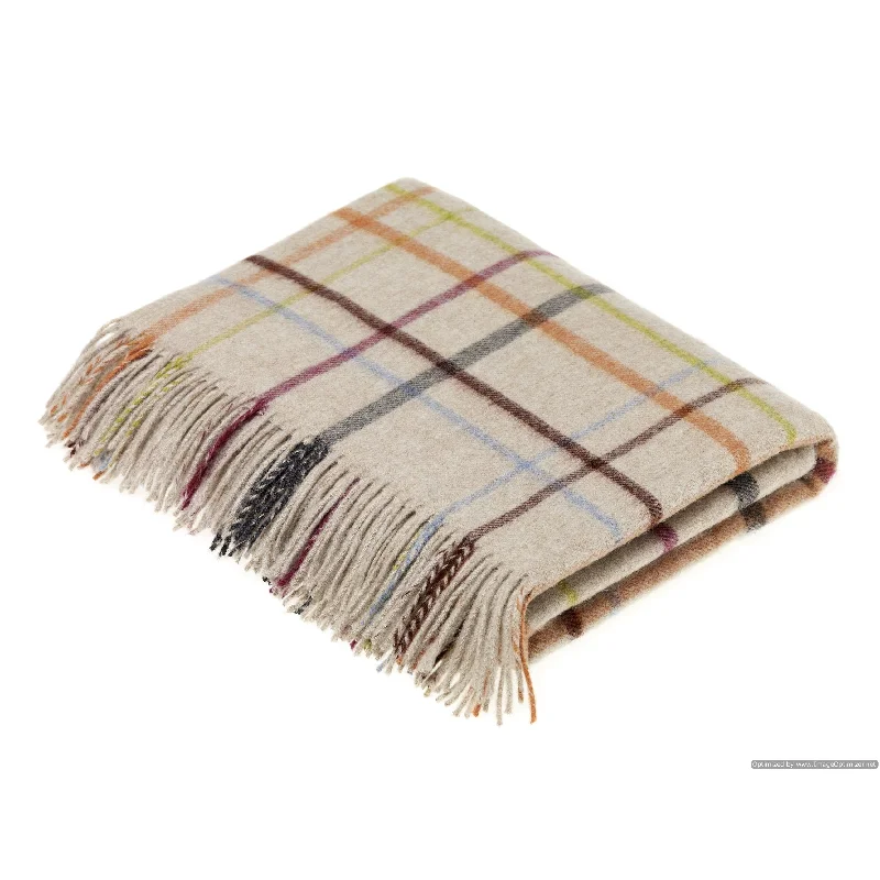 Cashmere blankets for ultimate softness and luxuryLinen blankets with a rustic and textured lookMerino Lambswool - VAR Windowpane Rainbow Throw Beige Multi, Made in England Cashmere blankets for ultimate softness and luxuryLinen blankets with a rustic and textured lookMerino Lambswool - VAR Windowpane Rainbow Throw Beige Multi, Made in England