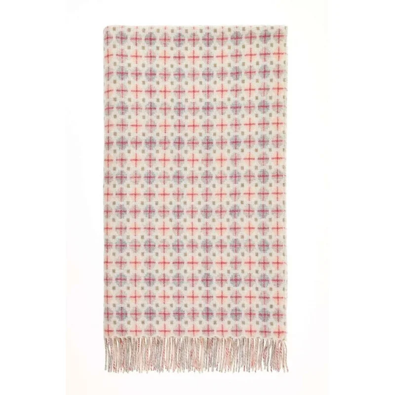 Queen - size blankets for standard - sized bedsSynthetic fiber blend blankets for a budget - friendly choiceMilan Blush - Merino Lambswool Throw Blanket - Made in England Queen - size blankets for standard - sized bedsSynthetic fiber blend blankets for a budget - friendly choiceMilan Blush - Merino Lambswool Throw Blanket - Made in England