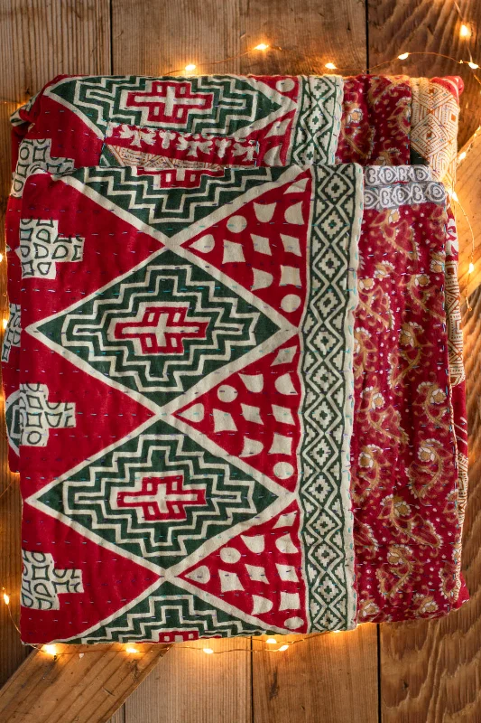 Silk blankets with a smooth and elegant touchCotton blankets for breathability and a lightweight feelNight Kantha Christmas Throw Silk blankets with a smooth and elegant touchCotton blankets for breathability and a lightweight feelNight Kantha Christmas Throw