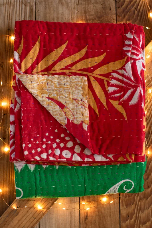 Cashmere blankets for ultimate softness and luxuryFleece blankets for a cozy and plush textureNoel Kantha Christmas Throw Cashmere blankets for ultimate softness and luxuryFleece blankets for a cozy and plush textureNoel Kantha Christmas Throw