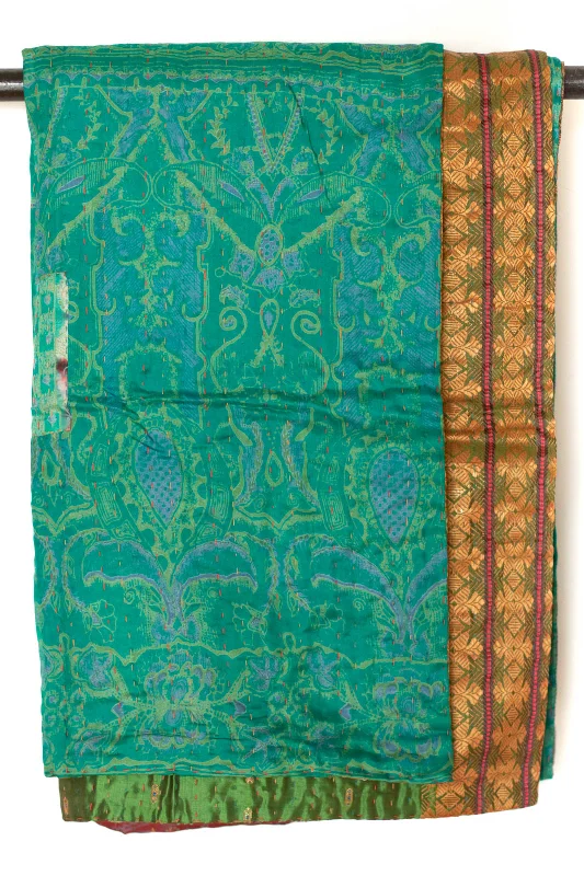 Silk blankets with a smooth and elegant touchBamboo fiber blankets with natural antibacterial propertiesOccasion Silk Blend Throw Silk blankets with a smooth and elegant touchBamboo fiber blankets with natural antibacterial propertiesOccasion Silk Blend Throw