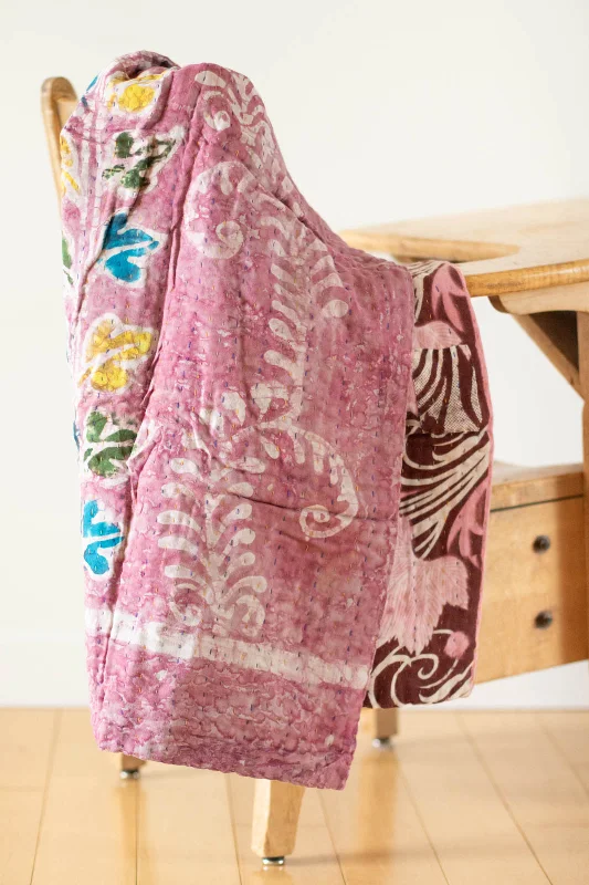 King - size blankets to cover large beds comfortablyKing - size blankets to cover large beds comfortablyPleasant No. 5 Kantha Mini Blanket King - size blankets to cover large beds comfortablyKing - size blankets to cover large beds comfortablyPleasant No. 5 Kantha Mini Blanket
