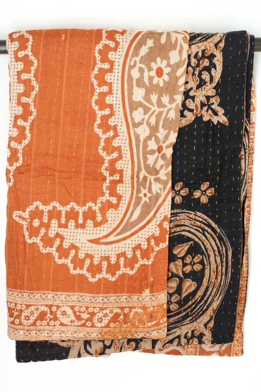 Linen blankets with a rustic and textured lookBamboo fiber blankets with natural antibacterial propertiesPortray Kantha Throw Linen blankets with a rustic and textured lookBamboo fiber blankets with natural antibacterial propertiesPortray Kantha Throw