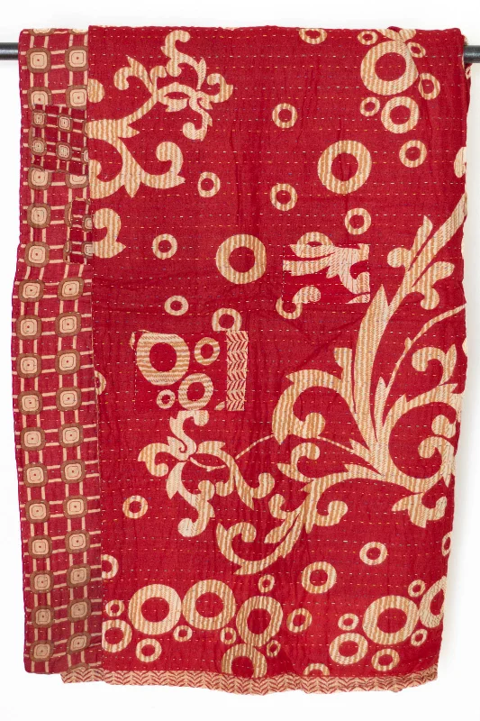 Linen blankets with a rustic and textured lookAlpaca wool blankets for a hypoallergenic and warm optionSelect No. 9 Kantha Large Throw Linen blankets with a rustic and textured lookAlpaca wool blankets for a hypoallergenic and warm optionSelect No. 9 Kantha Large Throw
