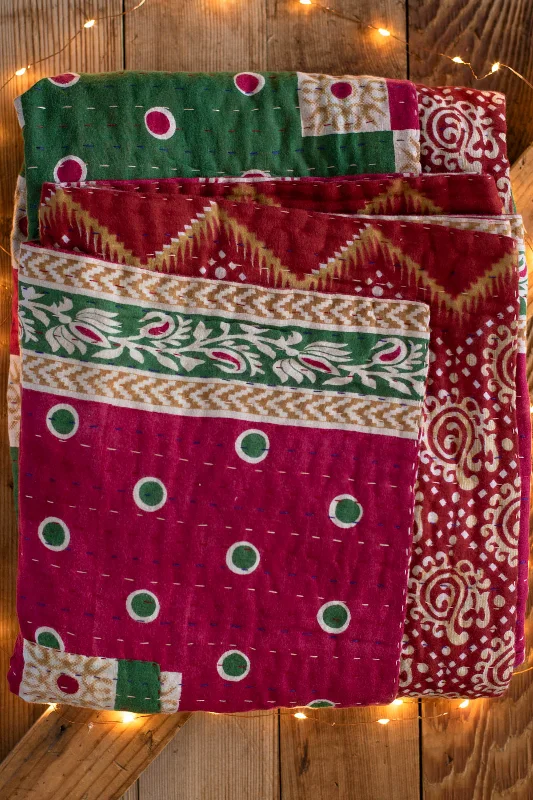 King - size blankets to cover large beds comfortablyCashmere blankets for ultimate softness and luxurySleigh Kantha Christmas Throw King - size blankets to cover large beds comfortablyCashmere blankets for ultimate softness and luxurySleigh Kantha Christmas Throw