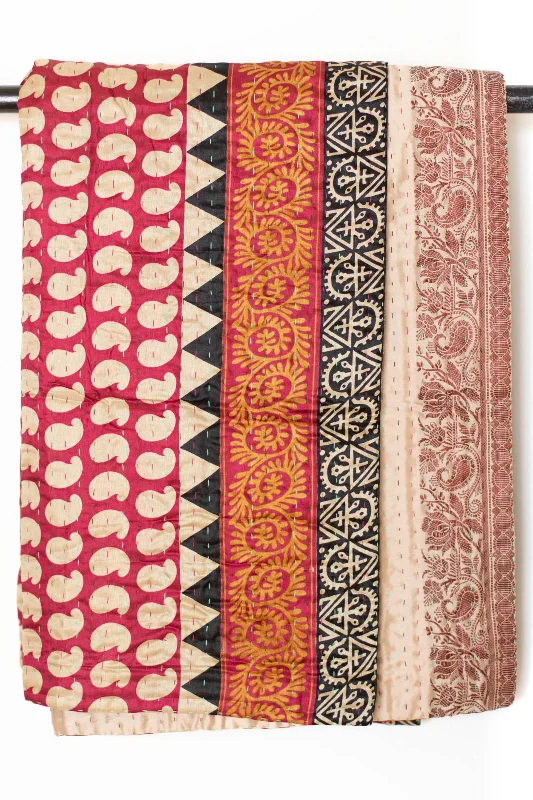 Cashmere blankets for ultimate softness and luxuryMicrofiber blankets that are durable and easy to care forStunning Silk Blend Throw Cashmere blankets for ultimate softness and luxuryMicrofiber blankets that are durable and easy to care forStunning Silk Blend Throw