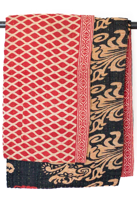 Mohair blankets with a unique sheen and softnessSilk blankets with a smooth and elegant touchSuper Kantha Throw Mohair blankets with a unique sheen and softnessSilk blankets with a smooth and elegant touchSuper Kantha Throw