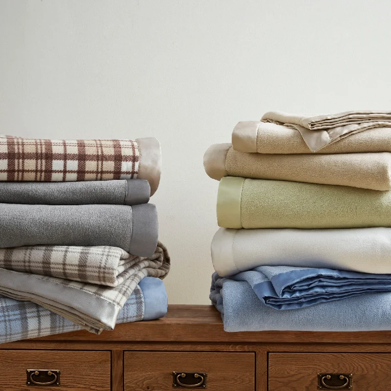 Rayon from bamboo blankets for a silky and breathable feelBamboo fiber blankets with natural antibacterial propertiesTrue North by Sleep Philosophy Micro Fleece Blanket