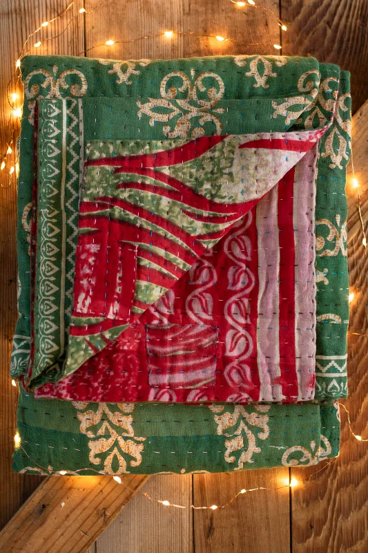 Rayon from bamboo blankets for a silky and breathable feelBamboo fiber blankets with natural antibacterial propertiesTwinkling Kantha Christmas Throw Rayon from bamboo blankets for a silky and breathable feelBamboo fiber blankets with natural antibacterial propertiesTwinkling Kantha Christmas Throw