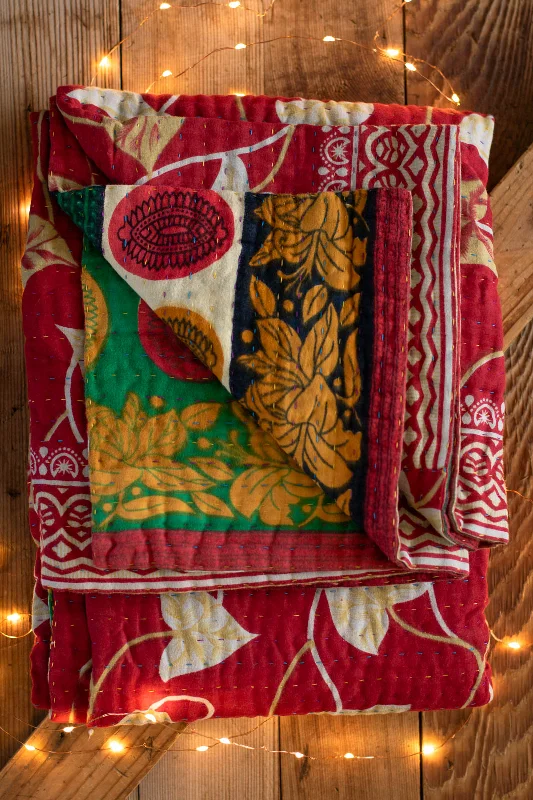 Linen blankets with a rustic and textured lookMicrofiber blankets that are durable and easy to care forWhoville Kantha Christmas Throw Linen blankets with a rustic and textured lookMicrofiber blankets that are durable and easy to care forWhoville Kantha Christmas Throw
