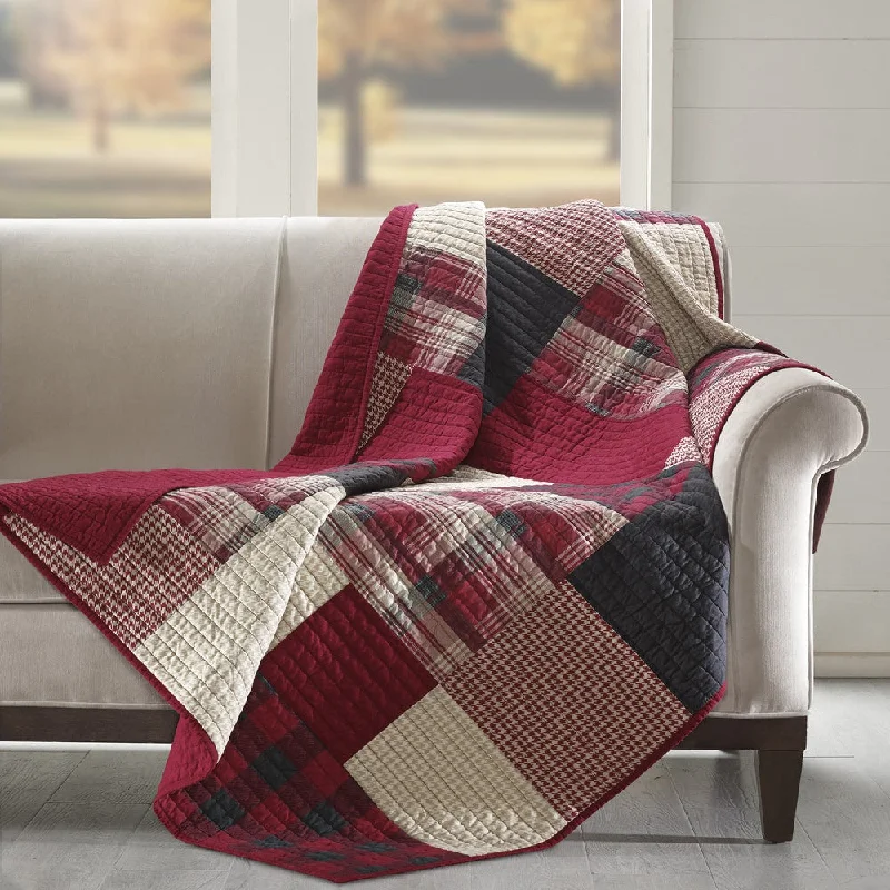 Cotton blankets for breathability and a lightweight feelBamboo fiber blankets with natural antibacterial propertiesWoolrich Sunset Red Cotton Thread Count Printed Quilted Throw