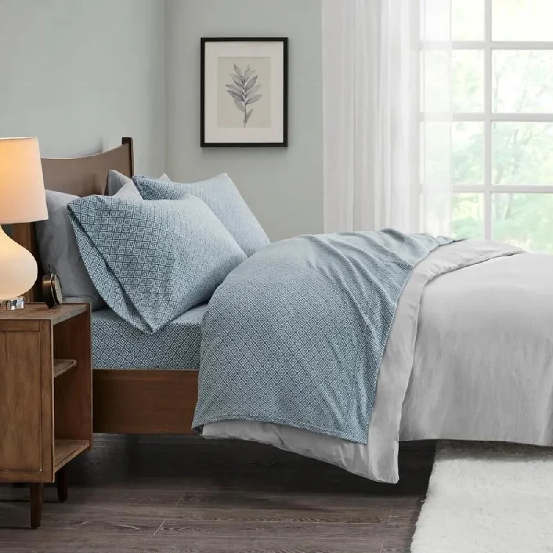 Rayon from bamboo blankets for a silky and breathable feelRayon from bamboo blankets for a silky and breathable feel4pc King Micro Fleece Deep Pocket Printed Sheet Set Blue Diamond Rayon from bamboo blankets for a silky and breathable feelRayon from bamboo blankets for a silky and breathable feel4pc King Micro Fleece Deep Pocket Printed Sheet Set Blue Diamond