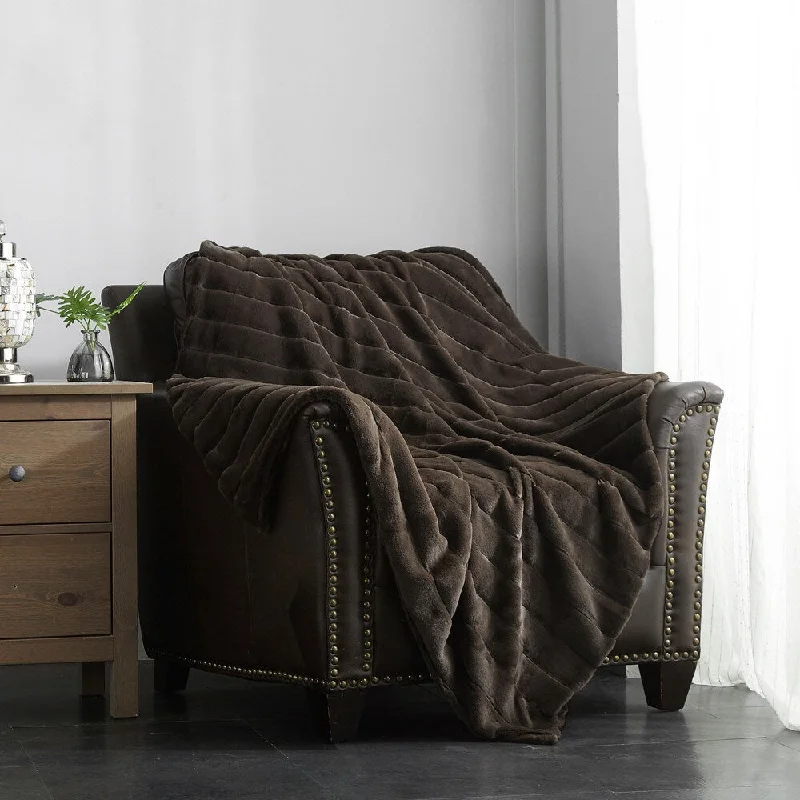 Alpaca wool blankets for a hypoallergenic and warm optionSilk blankets with a smooth and elegant touchChic Home Lovi Faux Fur Ultra Plush Micromink Throw Alpaca wool blankets for a hypoallergenic and warm optionSilk blankets with a smooth and elegant touchChic Home Lovi Faux Fur Ultra Plush Micromink Throw