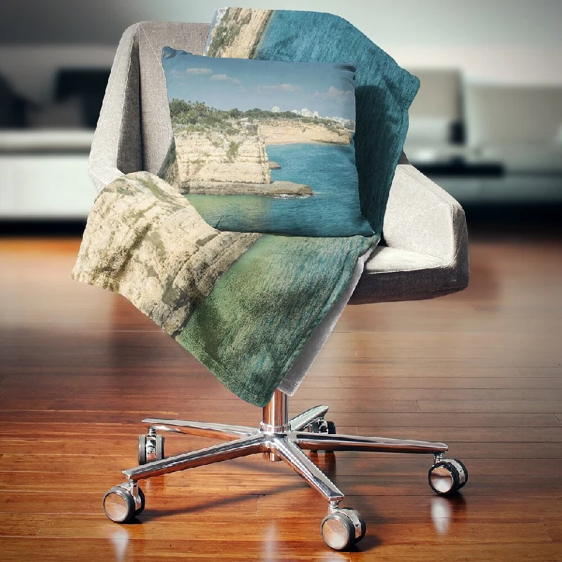 Cashmere blankets for ultimate softness and luxuryQueen - size blankets for standard - sized bedsDesignart 'Armacao de Pera Algarve Beach' Seascape Throw Blanket Cashmere blankets for ultimate softness and luxuryQueen - size blankets for standard - sized bedsDesignart 'Armacao de Pera Algarve Beach' Seascape Throw Blanket