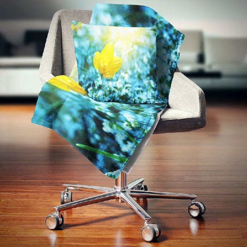 Mohair blankets with a unique sheen and softnessAcrylic blankets for a soft and affordable alternativeDesignart 'Beautiful Yellow Spring Flower' Floral Throw Blanket Mohair blankets with a unique sheen and softnessAcrylic blankets for a soft and affordable alternativeDesignart 'Beautiful Yellow Spring Flower' Floral Throw Blanket