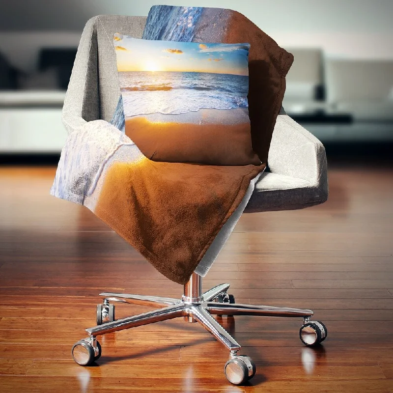Linen blankets with a rustic and textured lookFleece blankets for a cozy and plush textureDesignart 'Blue Sea and Sky with Sandy Beach' Seashore Throw Blanket Linen blankets with a rustic and textured lookFleece blankets for a cozy and plush textureDesignart 'Blue Sea and Sky with Sandy Beach' Seashore Throw Blanket