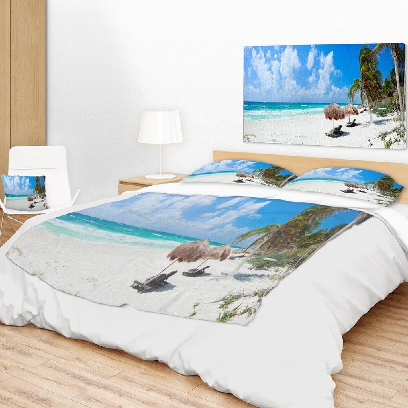 Fleece blankets for a cozy and plush textureCashmere blankets for ultimate softness and luxuryDesignart 'Bright Caribbean Beach' Abstract Throw Blanket Fleece blankets for a cozy and plush textureCashmere blankets for ultimate softness and luxuryDesignart 'Bright Caribbean Beach' Abstract Throw Blanket