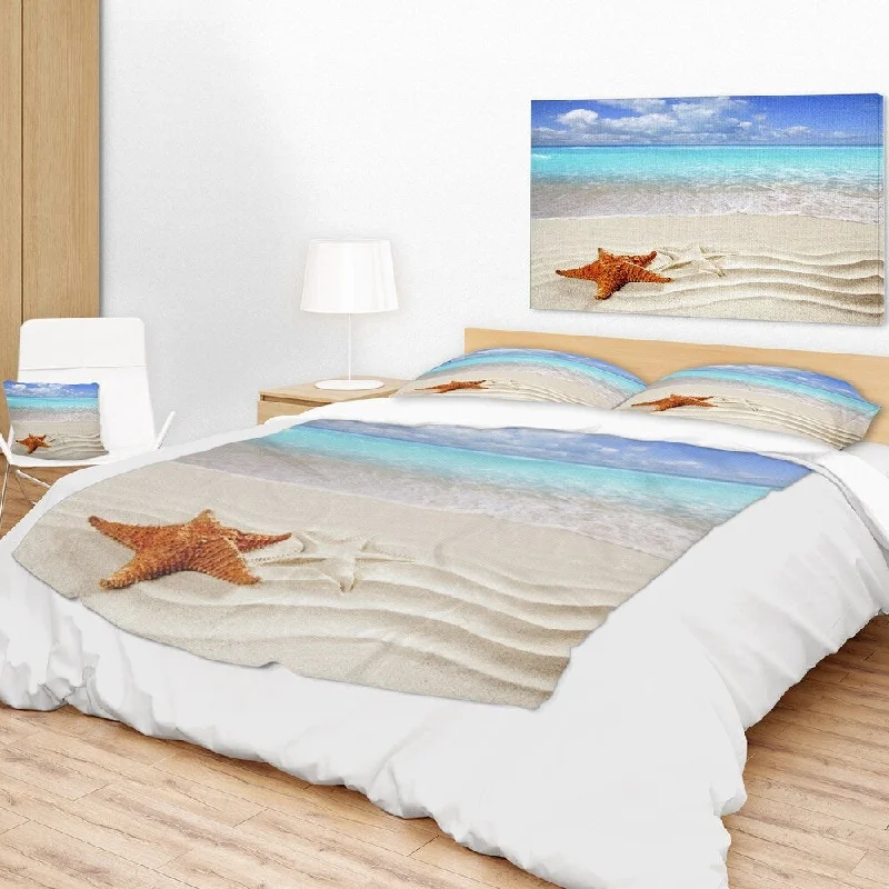 Fleece blankets for a cozy and plush textureRayon from bamboo blankets for a silky and breathable feelDesignart 'Brown Starfish on Caribbean Beach' Seascape Throw Blanket Fleece blankets for a cozy and plush textureRayon from bamboo blankets for a silky and breathable feelDesignart 'Brown Starfish on Caribbean Beach' Seascape Throw Blanket