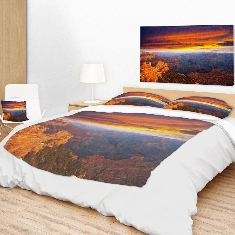 Rayon from bamboo blankets for a silky and breathable feelBamboo fiber blankets with natural antibacterial propertiesDesignart 'Colorful Grand Canyon At Sunset' Landscape Fleece Throw Blanket Rayon from bamboo blankets for a silky and breathable feelBamboo fiber blankets with natural antibacterial propertiesDesignart 'Colorful Grand Canyon At Sunset' Landscape Fleece Throw Blanket