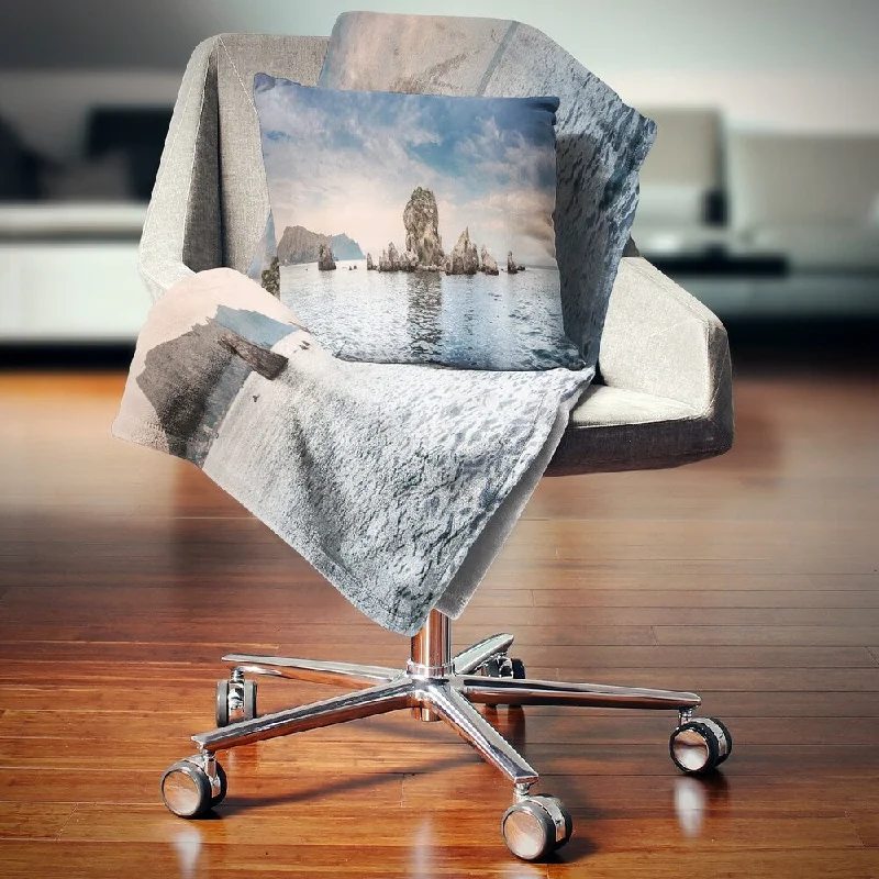 Silk blankets with a smooth and elegant touchFleece blankets for a cozy and plush textureDesignart 'Crimean Peninsula Seashore Panorama' Seashore Throw Blanket Silk blankets with a smooth and elegant touchFleece blankets for a cozy and plush textureDesignart 'Crimean Peninsula Seashore Panorama' Seashore Throw Blanket