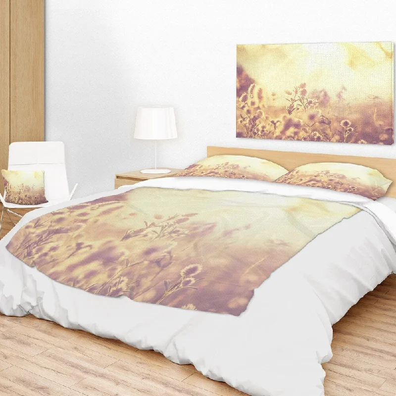 Cashmere blankets for ultimate softness and luxuryLinen blankets with a rustic and textured lookDesignart 'Flowers in Mountain Meadow At Sunset' Flower Throw Blanket Cashmere blankets for ultimate softness and luxuryLinen blankets with a rustic and textured lookDesignart 'Flowers in Mountain Meadow At Sunset' Flower Throw Blanket