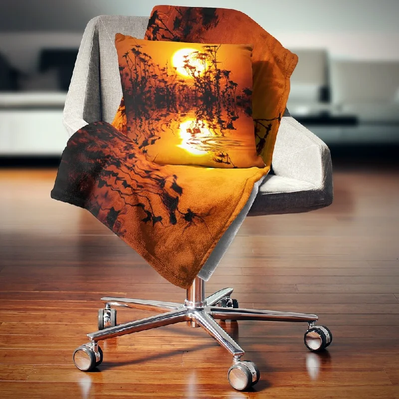 Mohair blankets with a unique sheen and softnessKing - size blankets to cover large beds comfortablyDesignart 'Flowers Silhouette View At Sunset' Landscape Fleece Throw Blanket Mohair blankets with a unique sheen and softnessKing - size blankets to cover large beds comfortablyDesignart 'Flowers Silhouette View At Sunset' Landscape Fleece Throw Blanket